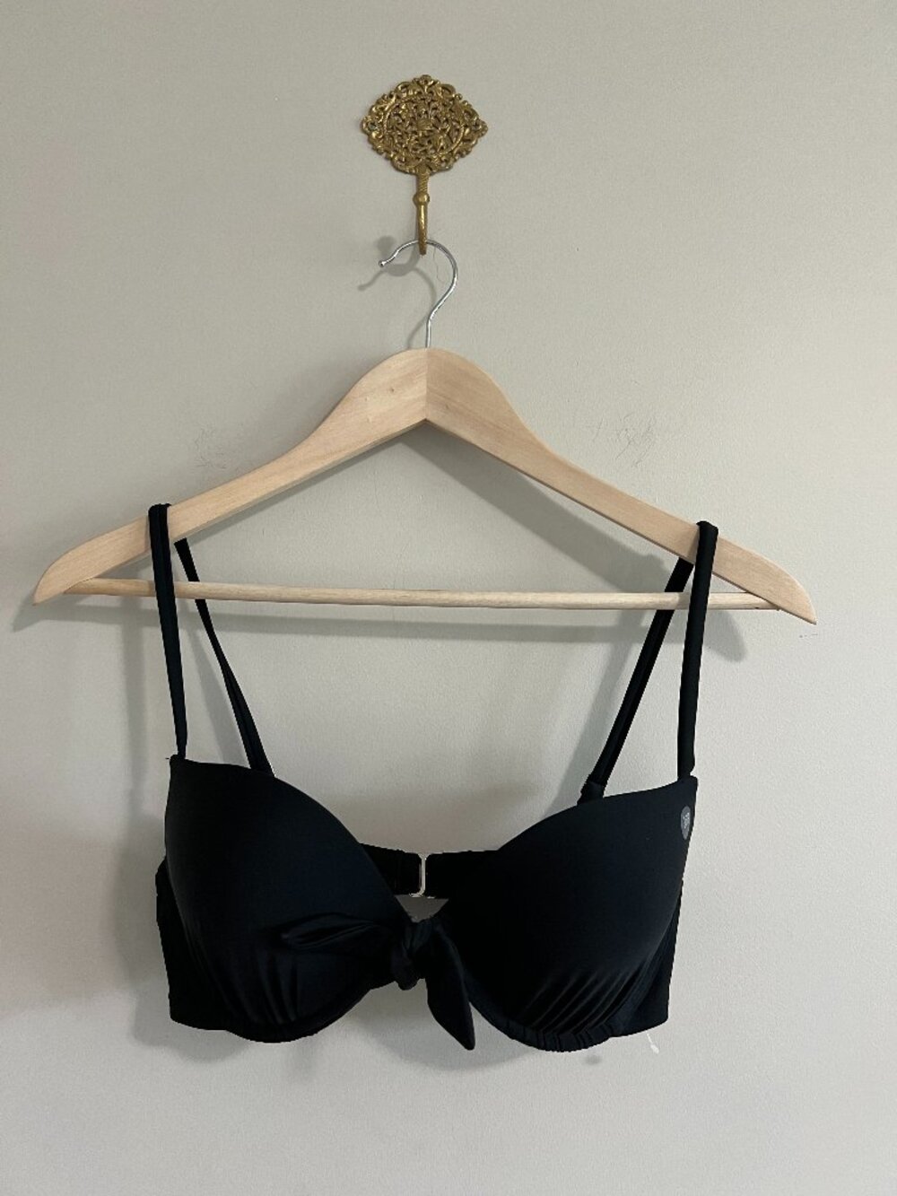 Hollister Black Push Up Bikini Top 36B Underwire Adjustable NWOT